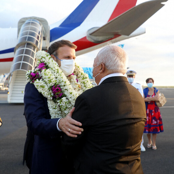 Emmanuel Macron, président de la République Française, accompagné de Sébastien Lecornu, ministre des Outre-mer, lors de son arrivée sur l'ile de Tahiti à l'aéroport de Papeete, a été accueilli par Edouard Fritch, président de la Polynésie Française. Papeete, le 24 Juillet 2021. © Dominique Jacovides/Bestimage