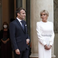 Emmanuel Macron en "manque" de Brigitte : la tendre confidence du président