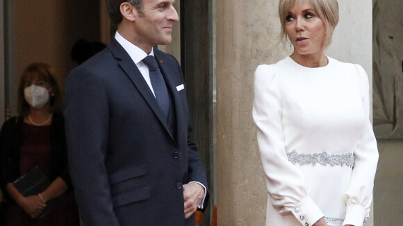 Emmanuel Macron en "manque" de Brigitte : la tendre confidence du président