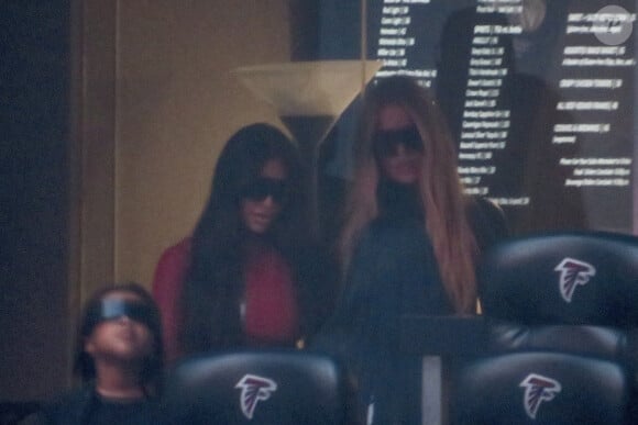 Kim Kardashian avec sa fille North et sa soeur Khloe Kardashian - Kim Kardashian et sa soeur Khloe Kardashian sont allés soutenir Kanye West sur le tournage de son prochain album Donda à Atlanta, le 22 juillet 2021.