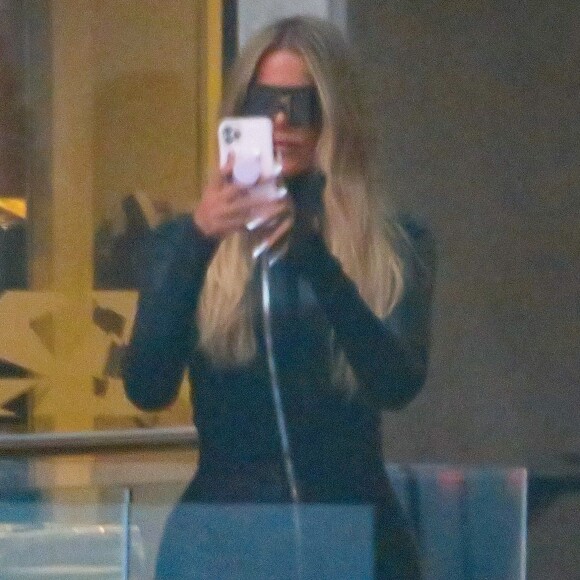 Kim Kardashian et sa soeur Khloe Kardashian sont allés soutenir Kanye West sur le tournage de son prochain album Donda à Atlanta, le 22 juillet 2021.