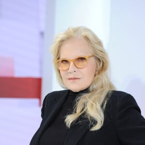 Sylvie Vartan - Enregistrement de l'émission "Vivement Dimanche prochain" présentée par Michel Drucker et diffusée sur France 2. © Guillaume Gaffiot / Bestimage