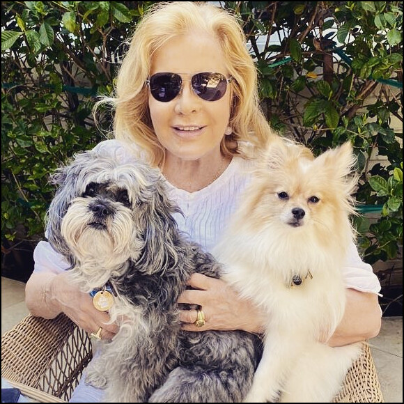 Sylvie Vartan et ses toutous sur Instagram.