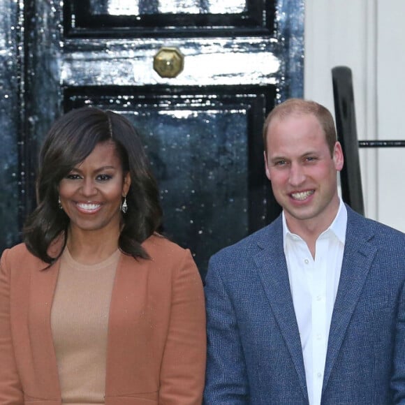 Le prince William, duc de Cambridge et sa femme Kate Middleton, duchesse de Cambrige reçoivent Barack Obama et sa femme Michelle pour un dîner privé dans leur résidence de Kensington en présence du prince Harry à Londres le 22 avril 2016