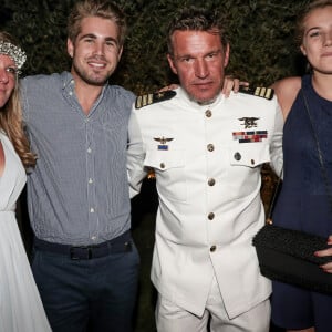 Exclusif - Benjamin Castaldi et ses frères et soeurs Giovanni Castaldi, Paola Castaldi et Clémentine Vaudaux - Cérémonie religieuse - Mariage de Benjamin Castaldi et Aurore Aleman au Mas de La Rose à Eygalières, le 27 août 2016. © Jacovides-Moreau/Bestimage