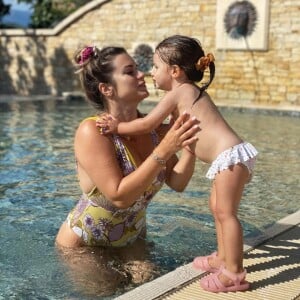 Carla Moreau, ex-star des "Marseillais" et maman de l'adorable Ruby.