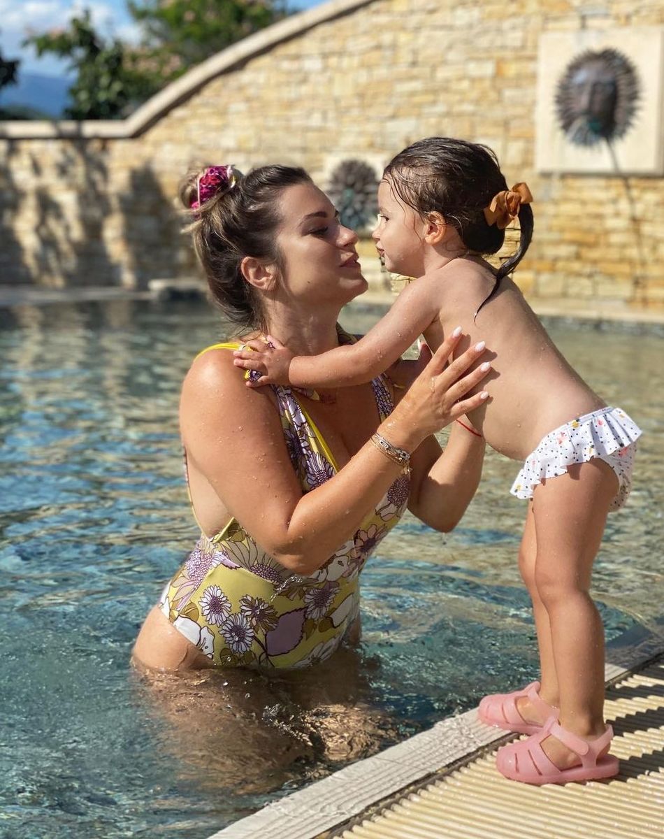 Carla Moreau, ex-star des "Marseillais" et maman de l'adorable Ruby.