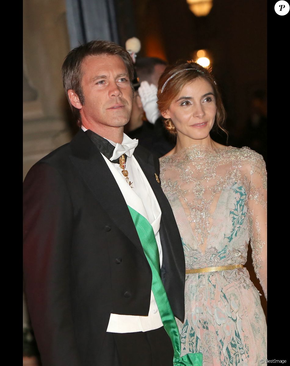 Le prince Emmanuel Philibert de Savoie et la princesse Clotilde de Savoie (Clotilde Courau) - Arrivee des invites au diner de gala organise au Palais Grand-Ducal, a l'occasion du mariage du prince Guillaume de Luxembourg et la comtesse Stephanie de Lannoy a Luxembourg, le 19 octobre 2012.