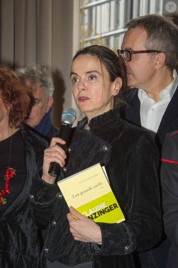 Exclusif - Amélie Nothomb (présidente du jury) lors de la remise du prix littéraire "Prix Décembre 2019" à Claudie Hunziger pour son livre "Les grands cerfs" (Ed.Grasset) à la brasserie de l’hôtel Lutetia. Paris, le 7 novembre 2019. 