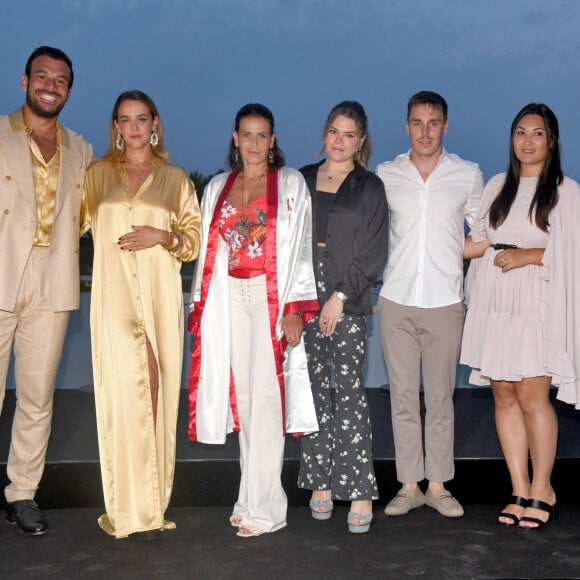 Maxime Giaccardi, Pauline Ducruet, la princesse Stéphanie de Monaco, Camille Gottlieb, Louis Ducruet et sa femme Marie durant la traditionnelle soirée d'été de Fight Aids Monaco au Sporting Club de Monaco, le 24 juillet 2021. © Bruno Bebert/PRM/Bestimage