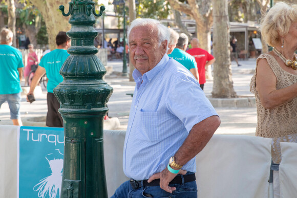 Marcel Campion - Tournoi de pétanque de la place des Lices à Saint-Tropez, organisé en faveur de l'association Rêves. Le 16 août 2021. © Jack Tribeca / Bestimage