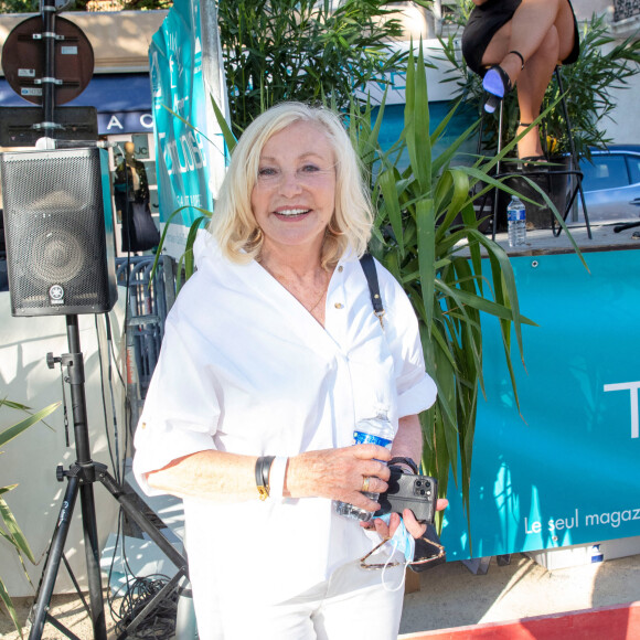 Michèle Torr - Tournoi de pétanque de la place des Lices à Saint-Tropez, organisé en faveur de l'association Rêves. Le 16 août 2021. © Jack Tribeca / Bestimage