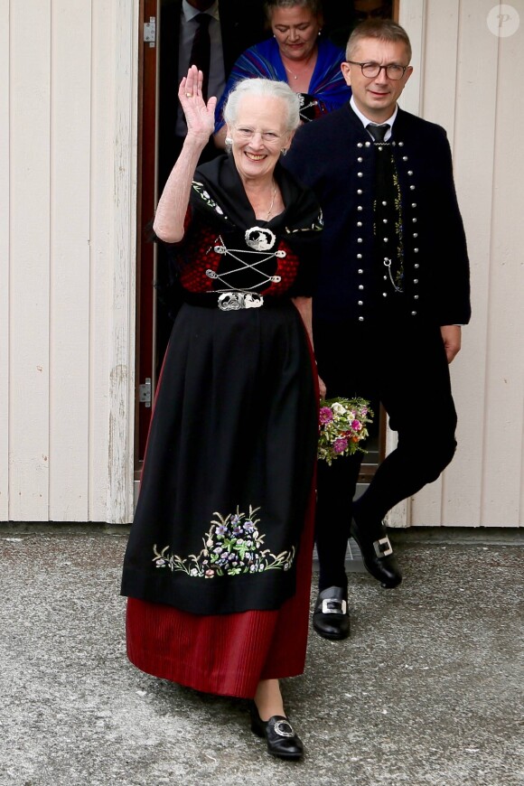 La reine Margrethe de Danemark visite les îles Féroé le 18 juillet 2021. 