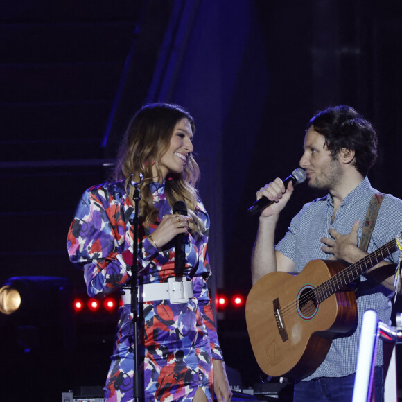 Vianney et Laury Thilleman - Enregistrement de l'émission "Fête de la musique à Roland-Garros" à Paris. Le 21 juin 2021. © Cyril Moreau / Bestimage