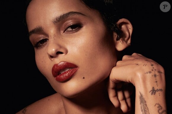 Zoe Kravitz dans la campagne de rouge à lèvres d'Yves Saint Laurent beauty