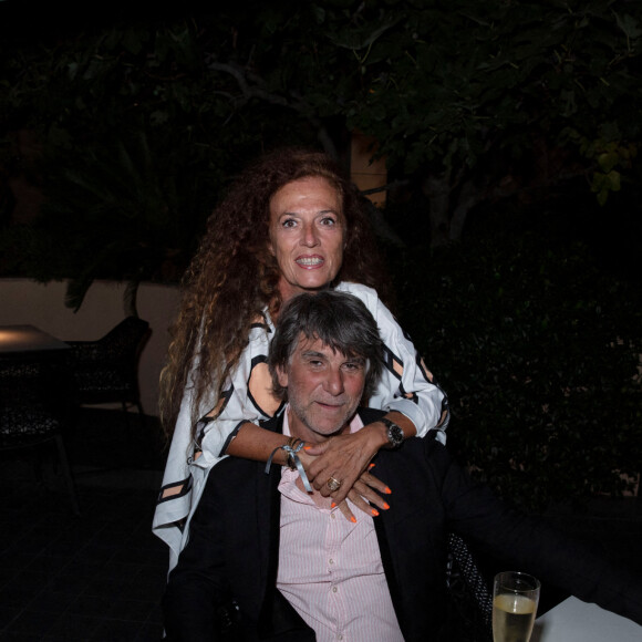 Tex et sa femme Béatrice lors de la fête d'anniversaire de Massimo Gargia (81 ans) organisé par l'hôtel de Paris à Saint-Tropez, Côte d'Azur, France, le 20 août 2021. © Jack Tribeca/Bestimage 