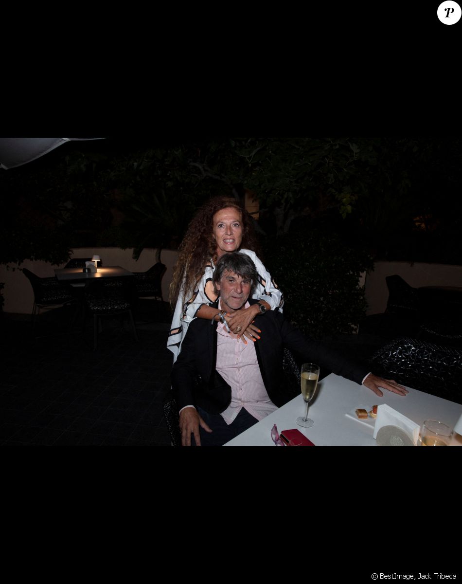 Tex et sa femme Béatrice lors de la fête d'anniversaire de Massimo Gargia (81 ans) organisé par l'hôtel de Paris à Saint-Tropez, Côte d'Azur, France, le 20 août 2021. © Jack Tribeca/Bestimage