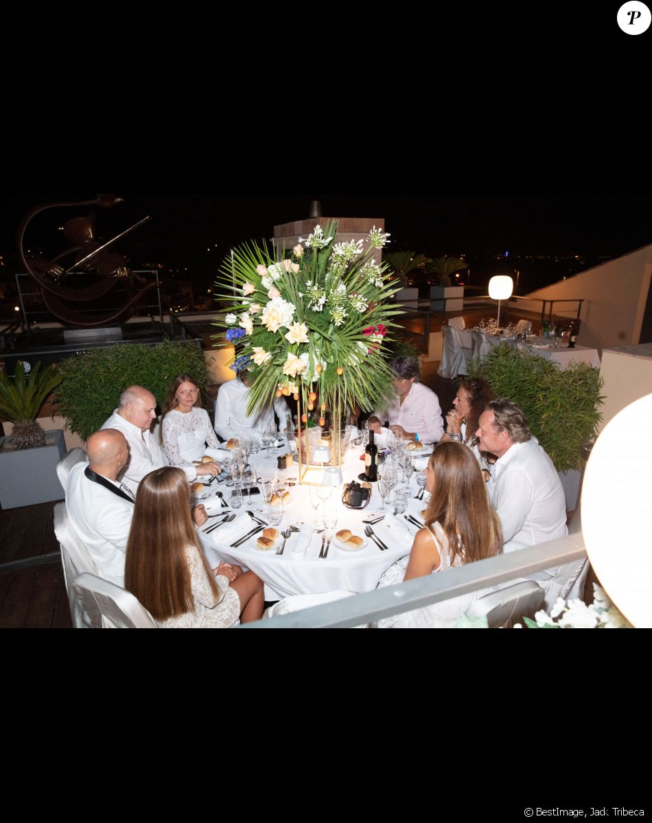Illustration lors de la fête d'anniversaire de Massimo Gargia (81 ans) organisé par l'hôtel de Paris à Saint-Tropez, Côte d'Azur, France, le 20 août 2021. © Jack Tribeca/Bestimage