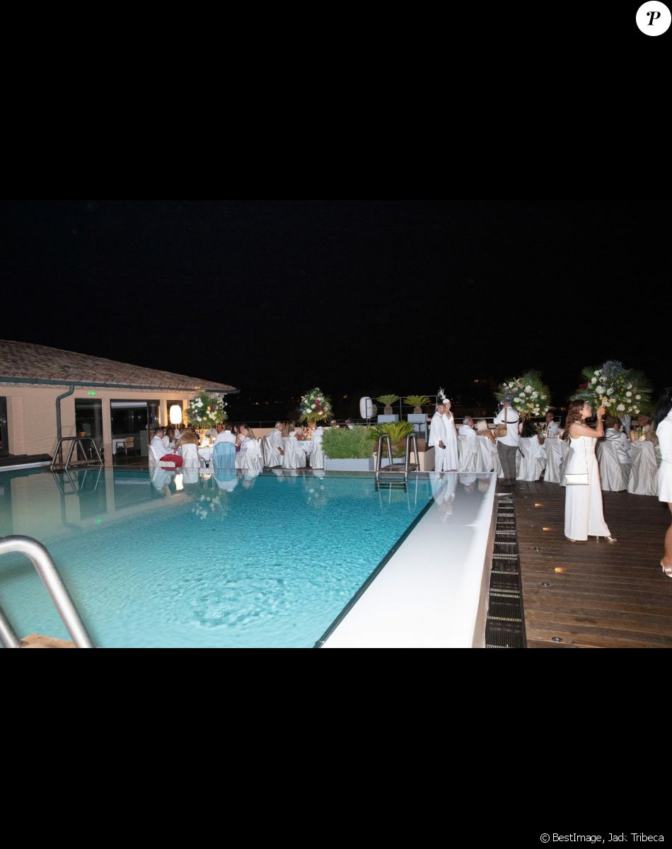 Illustration lors de la fête d'anniversaire de Massimo Gargia (81 ans) organisé par l'hôtel de Paris à Saint-Tropez, Côte d'Azur, France, le 20 août 2021. © Jack Tribeca/Bestimage