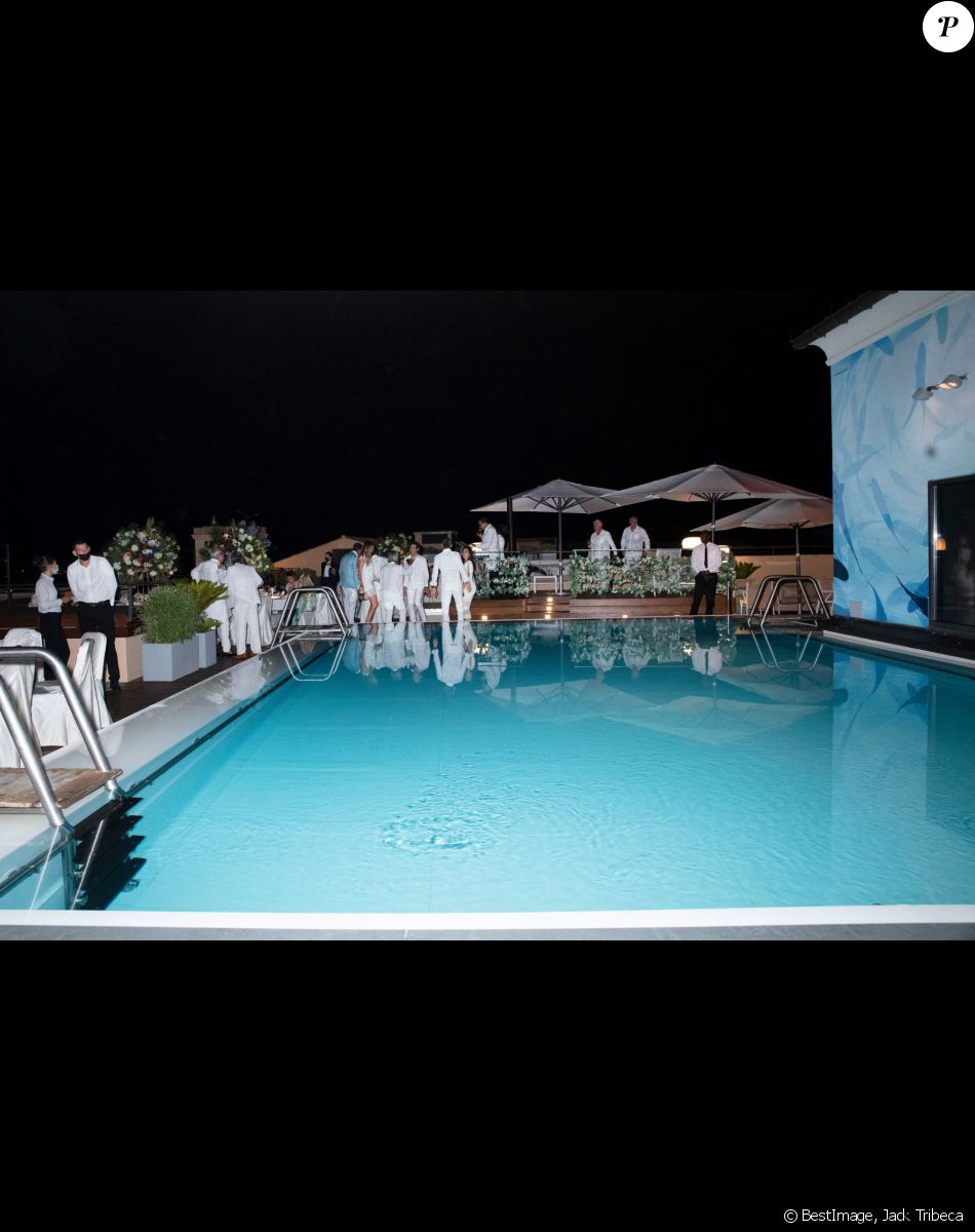 Illustration lors de la fête d'anniversaire de Massimo Gargia (81 ans) organisé par l'hôtel de Paris à Saint-Tropez, Côte d'Azur, France, le 20 août 2021. © Jack Tribeca/Bestimage