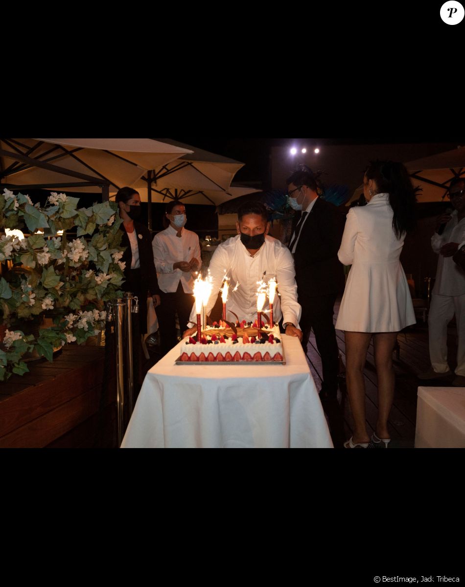 Illustration lors de la fête d'anniversaire de Massimo Gargia (81 ans) organisé par l'hôtel de Paris à Saint-Tropez, Côte d'Azur, France, le 20 août 2021. © Jack Tribeca/Bestimage