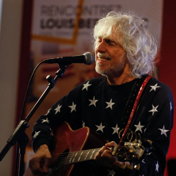 Rencontre avec Louis Bertignac à la Fnac Ternes à Paris, le 17 novembre 2018. © CVS/Bestimage