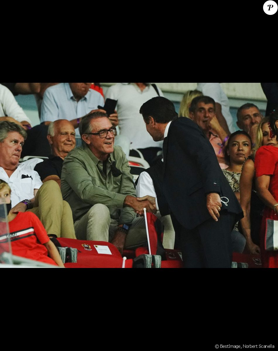 Bob Ratcliffe - Christian Estrosi (maire de Nice) - Match de football en ligue 1 Uber Eats : Match définitivement arrêté après le refus des joueurs de l'OM (Marseille) de reprendre le jeu suites à des incidents avec les supporters de Nice le 22 août 2021. © Norbert Scanella / Panoramic / Bestimage