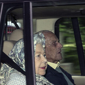 La reine Elisabeth II d'Angleterre et Le prince Philip, duc d'Edimbourg arrivent au château de Balmoral pour y passer quelques jours de vacances le 8 aout 2020.