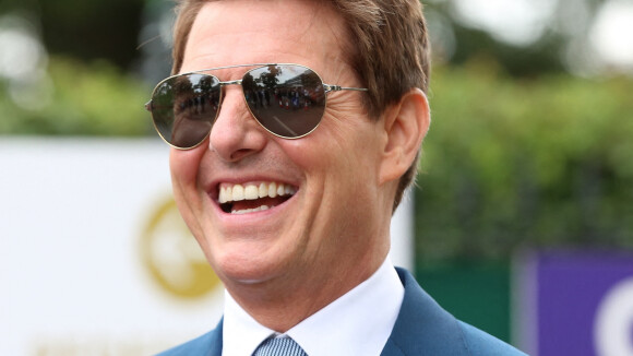 Tom Cruise atterrit en hélicoptère dans le jardin d'une famille, sous le choc