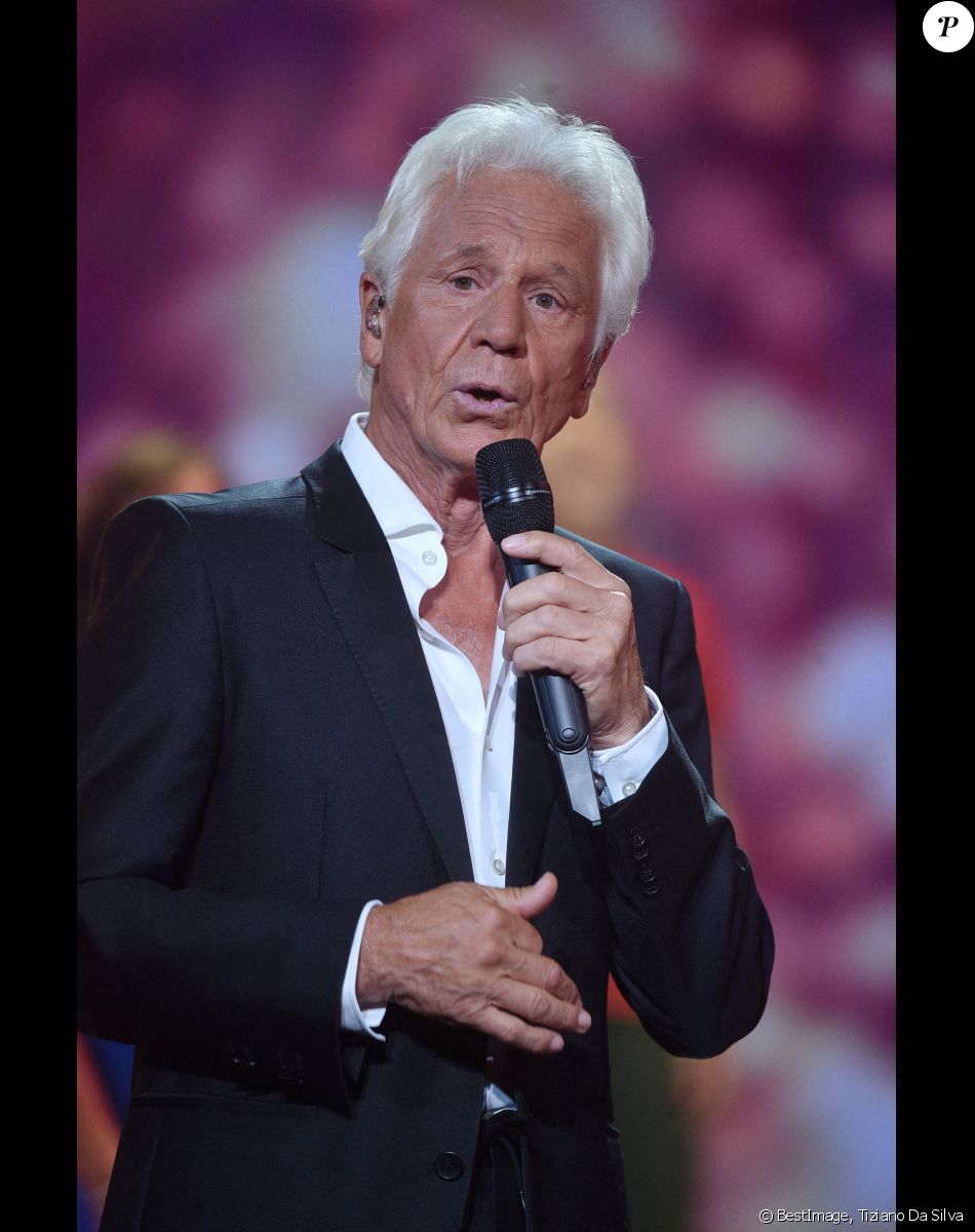 Gérard Lenorman - Enregistrement de l'émission "300 Choeurs chantent Les plus beaux duos" à Paris, qui sera diffusée le 8 janvier 2021 sur France 3. © Tiziano Da Silva / Bestimage