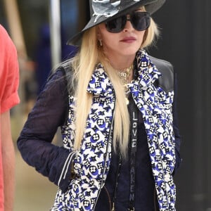 Madonna arrive à l'aéroport de de New York (JFK), le 5 juin 2021. 