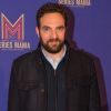David Mora (Scènes de ménages) torse nu avec son bébé dans les bras, son physique interpelle