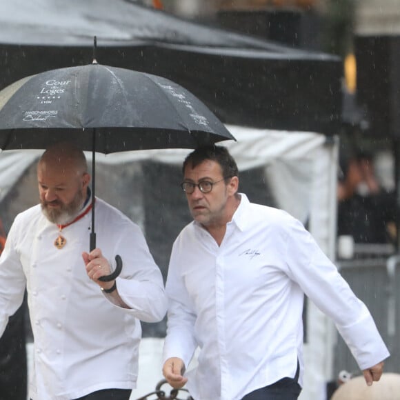 Les chefs Philippe Etchebest et Michel Sarran - Obsèques de Paul Bocuse en la cathédrale Saint-Jean de Lyon. Le 26 janvier 2018