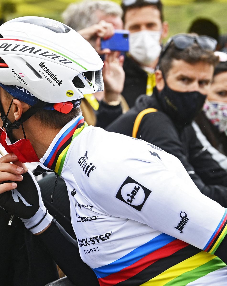 Julian Alaphilippe et Marion Rousse - 16 ème étape du Tour de France entre Le Pas de la Case et Saint-Gaudens, le 13 juillet 2021. © Photo News / Panoramic / Bestimage