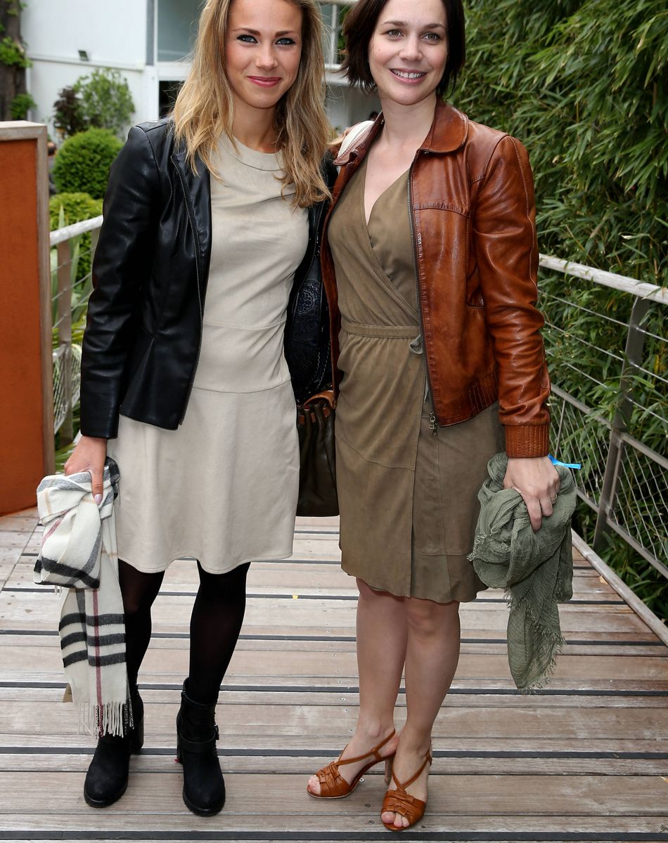 Marion Rousse et Nathalie Péchalat - People au village des Internationaux de Tennis de Roland Garros le 26 mai 2016. © Dominique Jacovides / Bestimage