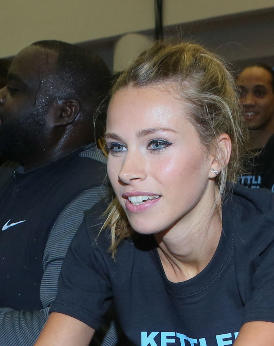Marion Rousse - Soirée caritative "Kettler Challenge 2016" en faveur de l'association "l'Etoile de Martin" au stade Jean Bouin à Paris le 21 novembre 2016. © CVS/Bestimage