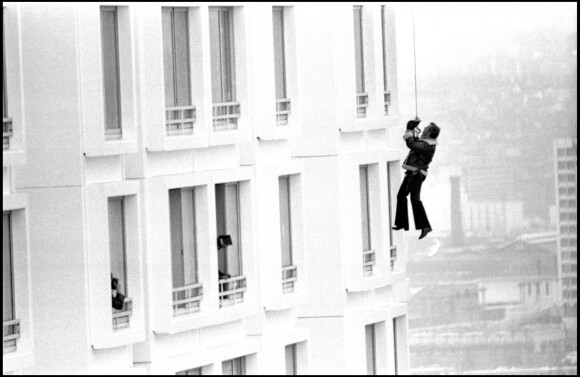Archives - Jean-Paul Belmondo sur le tournage du film "Peur sur la ville".