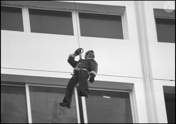 Archives - Jean-Paul Belmondo sur le tournage du film "Peur sur la ville".