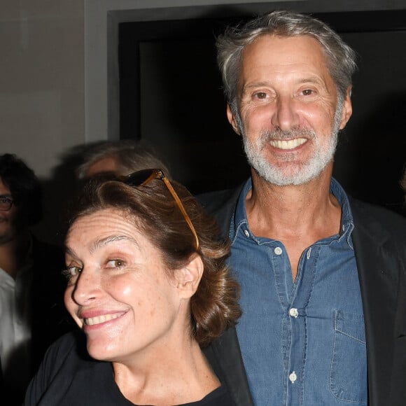 Exclusif - Daphné Roulier avec son mari Antoine de Caunes - Dédicace du roman de Sacha Sperling "Le fils du pêcheur" à l'Hôtel Costes à Paris. Le 6 septembre 2021. © Coadic Guirec/Bestimage