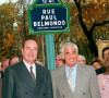 Jacques Chirac, Jean-Paul Belmondo et Natty lors de l'inauguration de la rue Jean-Paul Belmondo à Paris, dans le 12e arrondissement, le 7 novembre 1994.