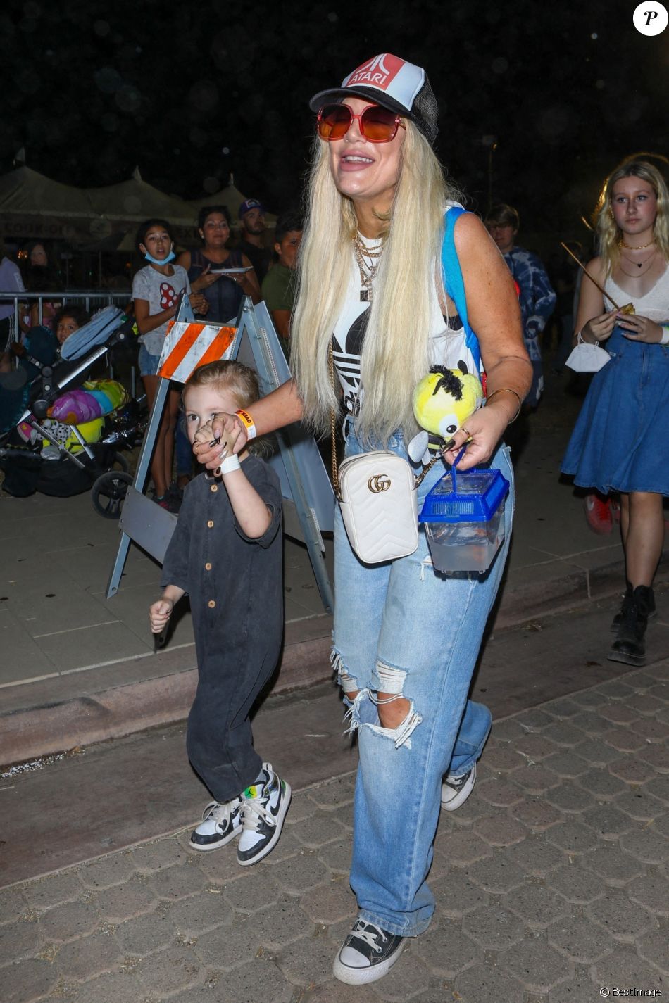 Tori Spelling, son mari Dean McDermott et leurs enfants Stella, Liam