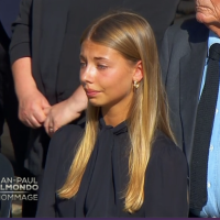 Hommage à Jean-Paul Belmondo : sa fille Stella en larmes, soutenue par Natty