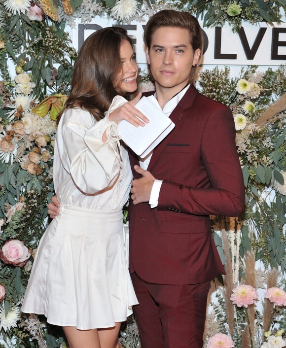 Barbara Palvin et Dylan Sprouse assistent à la soirée d'ouverture de la Revolve Gallery, lors de la Fashion Week de New York. Le 9 septembre 2021.