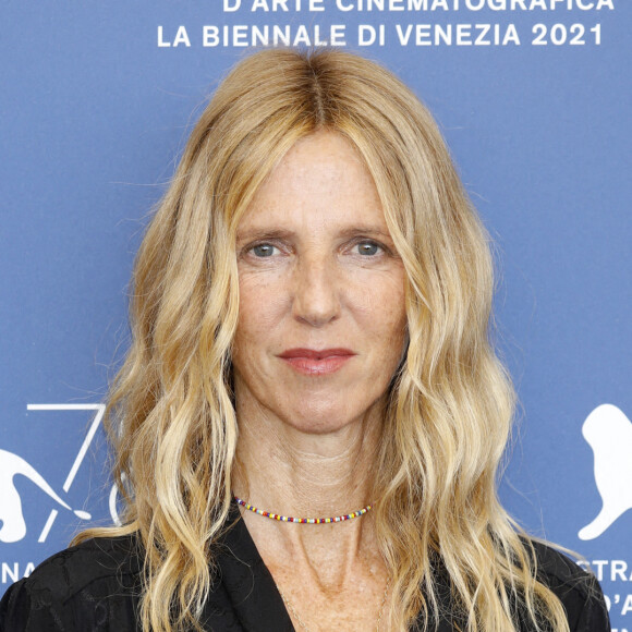 Sandrine Kiberlain au photocall du film "Un Autre Monde" lors du festival international du film de Venise (La Mostra), à Venise, Italie, le 10 septembre 2021.