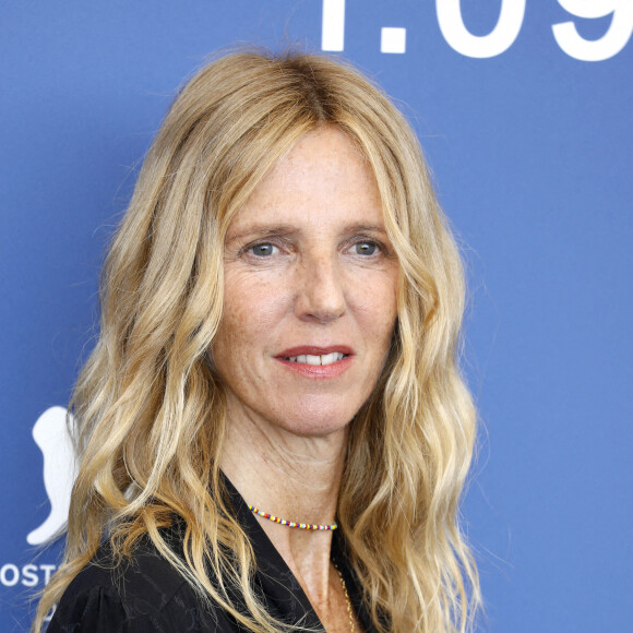 Sandrine Kiberlain au photocall du film "Un Autre Monde" lors du festival international du film de Venise (La Mostra), à Venise, Italie, le 10 septembre 2021.