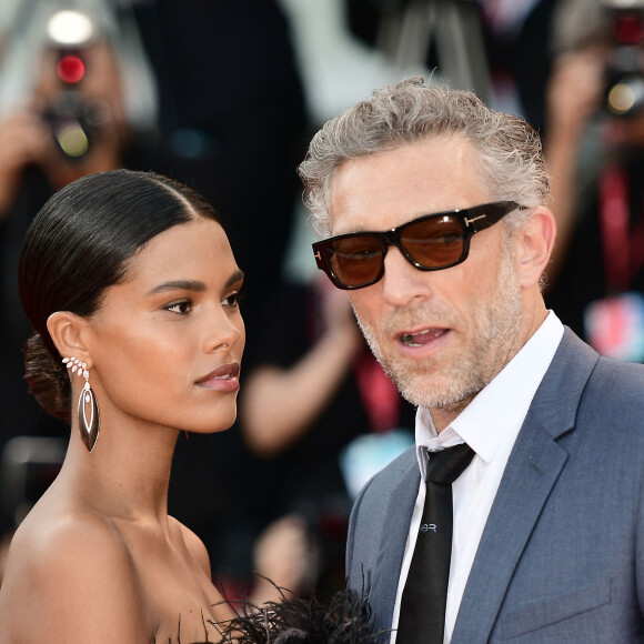 Vincent Cassel et sa femme Tina Kunakey - Red carpet pour le film "J'accuse!" lors du 76ème festival du film de venise, la Mostra le 30 août 2019. 