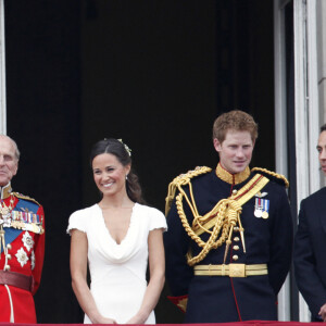 La reine Elisabeth II d'Angleterre, le prince Philip, duc d'Edimbourg, Pippa Middleton, le prince Harry et James Middleton - Mariage de Kate Middleton et du prince William d'Angleterre à Londres. Le 29 avril 2011