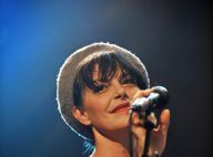 Lio : Pour ses concerts, elle opte pour les cuissardes et une robe... très courte !