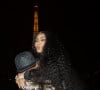 Exclusif - Prix spécial Nicki Minaj et son nouveau compagnon Kenneth "Zoo" Petty quittent l'hôtel Royal Monceau et vont poser en photo devant la tour Eiffel à Paris le 8 mars 2019.