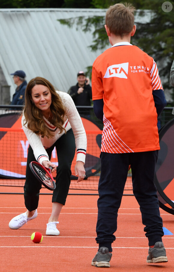 Catherine (Kate) Middleton, duchesse de Cambridge, rend visite aux jeunes de la Lawn Tennis Association (LTA) à Édimbourg, Ecosse, Royaume Uni, le 27 mai 2021.